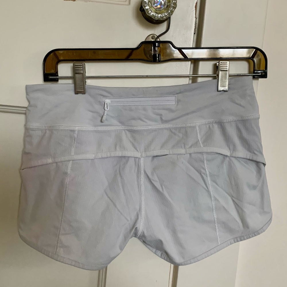 White Lululemon Speed Up Short Size 4 2.5’’